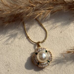 Vintage Pearl Halo