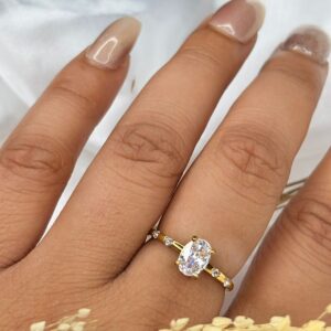 Elara Oval Ring