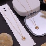 Daisy Flower Chain Pendant