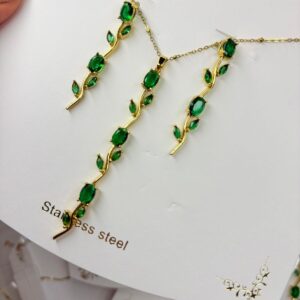 Emerald Green Necklace with earrings