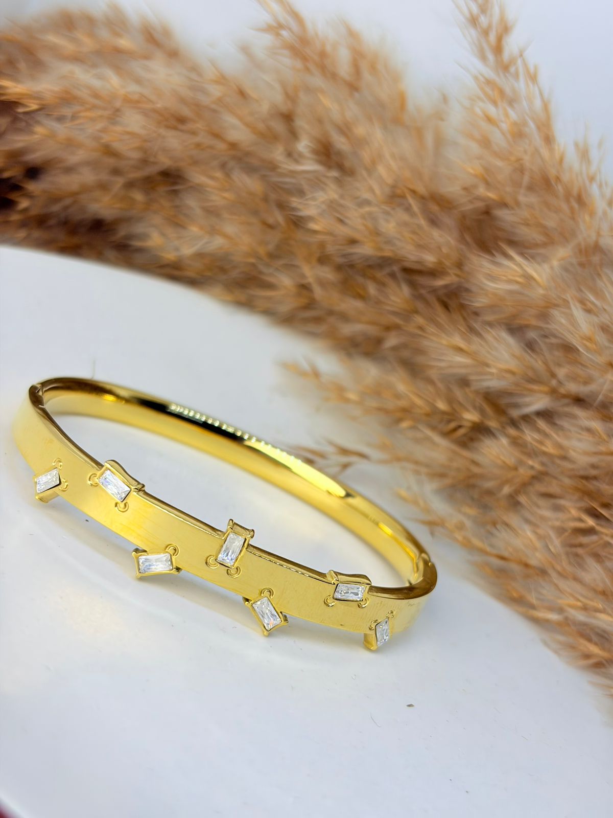 Spark Curve Bangle