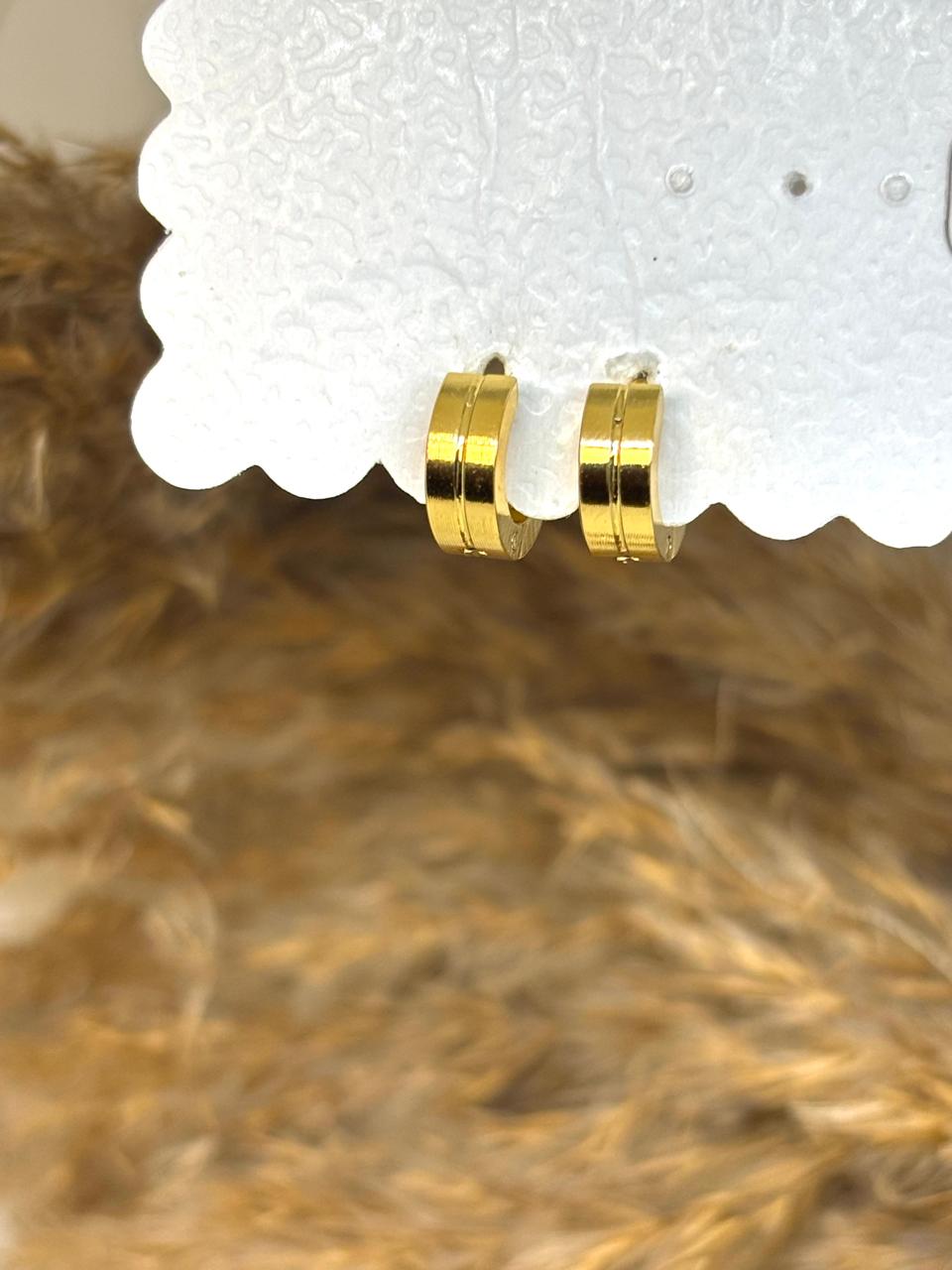 Aura Mini Hoops